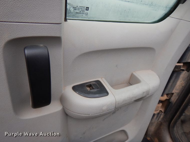 image for item DE4311 2013 Chevrolet Silverado 1500 Ext. Cab pickup truck