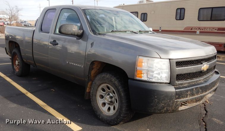image for item DE4313 2008 Chevrolet Silverado 1500 Ext. Cab pickup truck