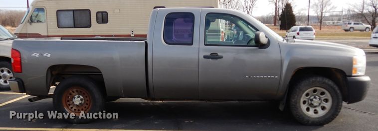 image for item DE4313 2008 Chevrolet Silverado 1500 Ext. Cab pickup truck