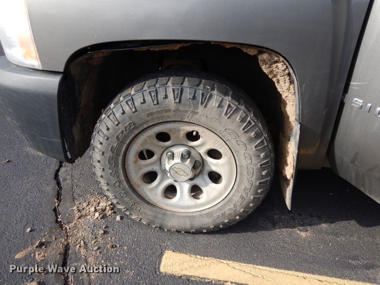 image for item DE4313 2008 Chevrolet Silverado 1500 Ext. Cab pickup truck