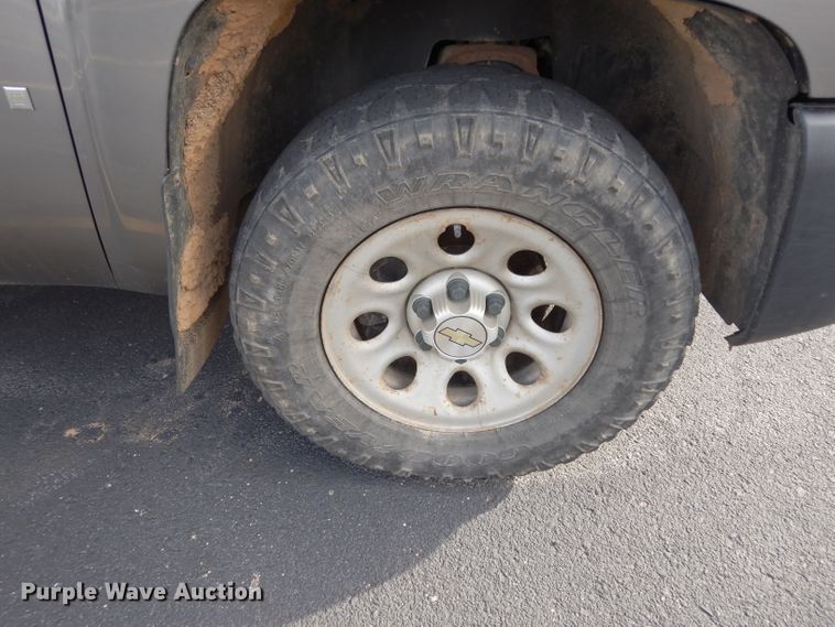 image for item DE4313 2008 Chevrolet Silverado 1500 Ext. Cab pickup truck