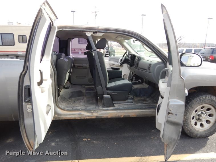 image for item DE4313 2008 Chevrolet Silverado 1500 Ext. Cab pickup truck