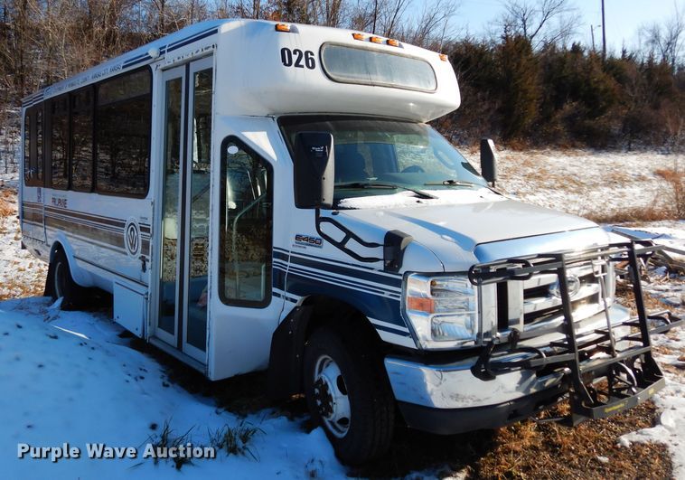 image for item DE4316 2012 Ford Econoline E450 Super Duty shuttle bus