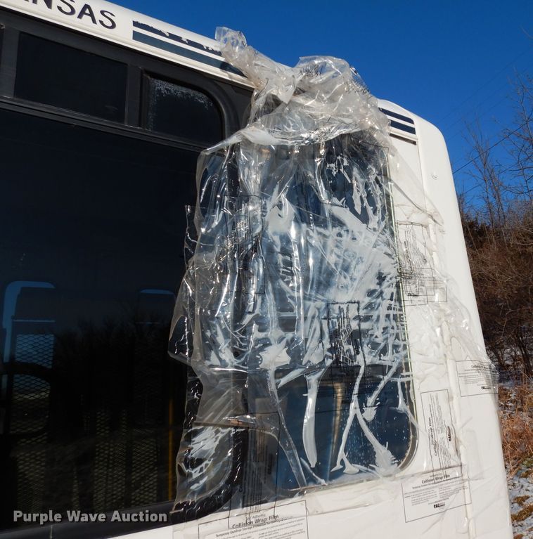 image for item DE4316 2012 Ford Econoline E450 Super Duty shuttle bus