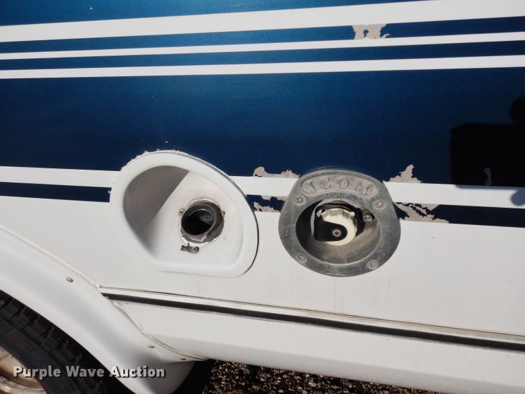 image for item DE4316 2012 Ford Econoline E450 Super Duty shuttle bus