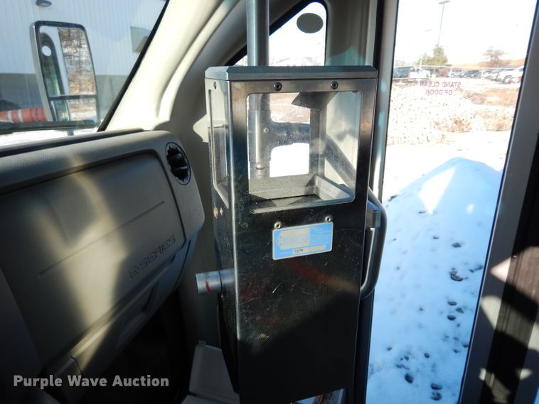 image for item DE4316 2012 Ford Econoline E450 Super Duty shuttle bus