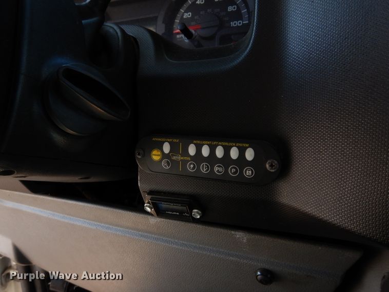 image for item DE4316 2012 Ford Econoline E450 Super Duty shuttle bus