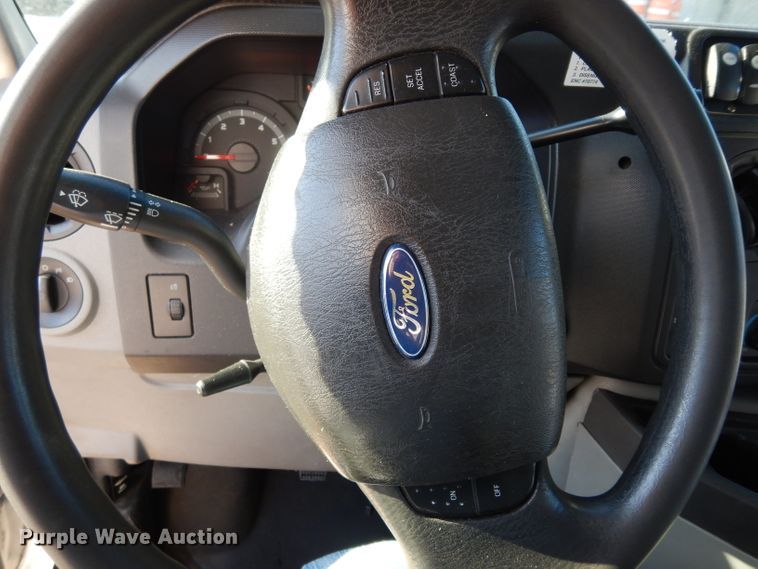 image for item DE4316 2012 Ford Econoline E450 Super Duty shuttle bus