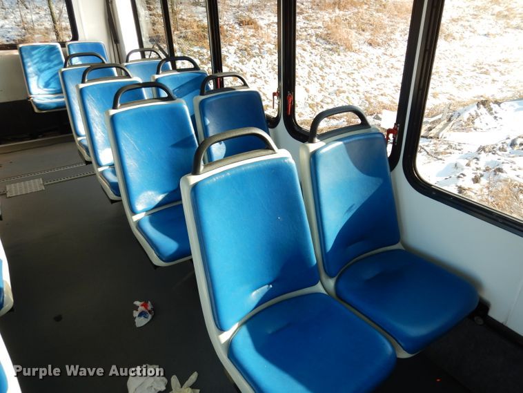 image for item DE4316 2012 Ford Econoline E450 Super Duty shuttle bus