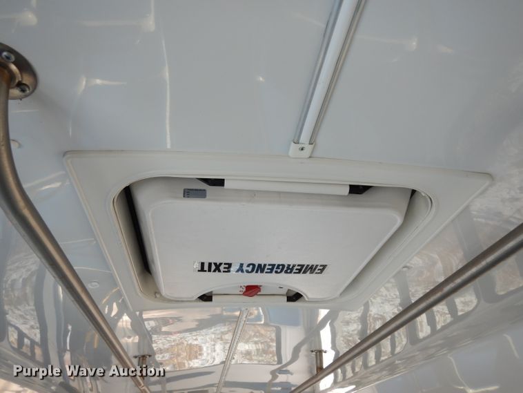 image for item DE4316 2012 Ford Econoline E450 Super Duty shuttle bus