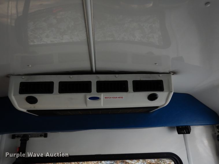 image for item DE4316 2012 Ford Econoline E450 Super Duty shuttle bus