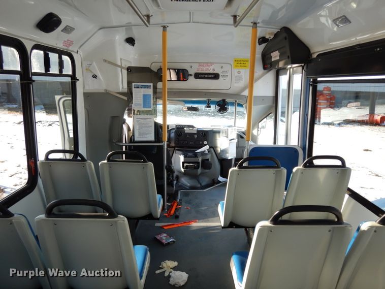 image for item DE4316 2012 Ford Econoline E450 Super Duty shuttle bus