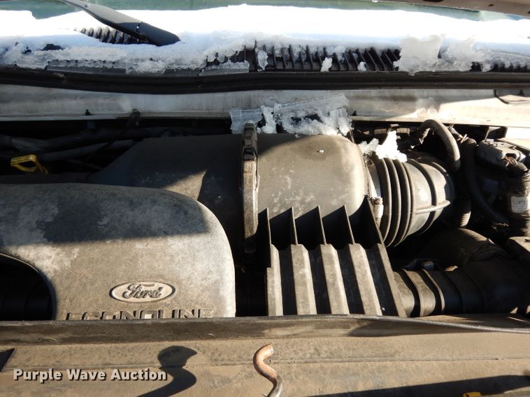 image for item DE4316 2012 Ford Econoline E450 Super Duty shuttle bus