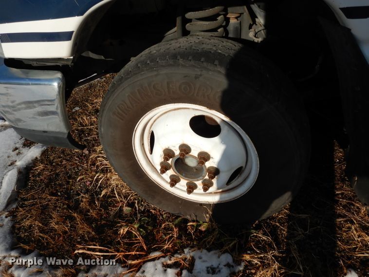 image for item DE4316 2012 Ford Econoline E450 Super Duty shuttle bus