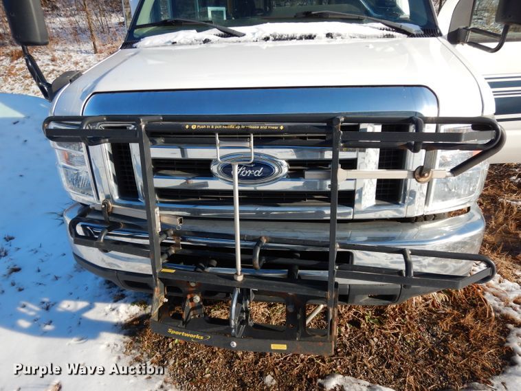 image for item DE4316 2012 Ford Econoline E450 Super Duty shuttle bus