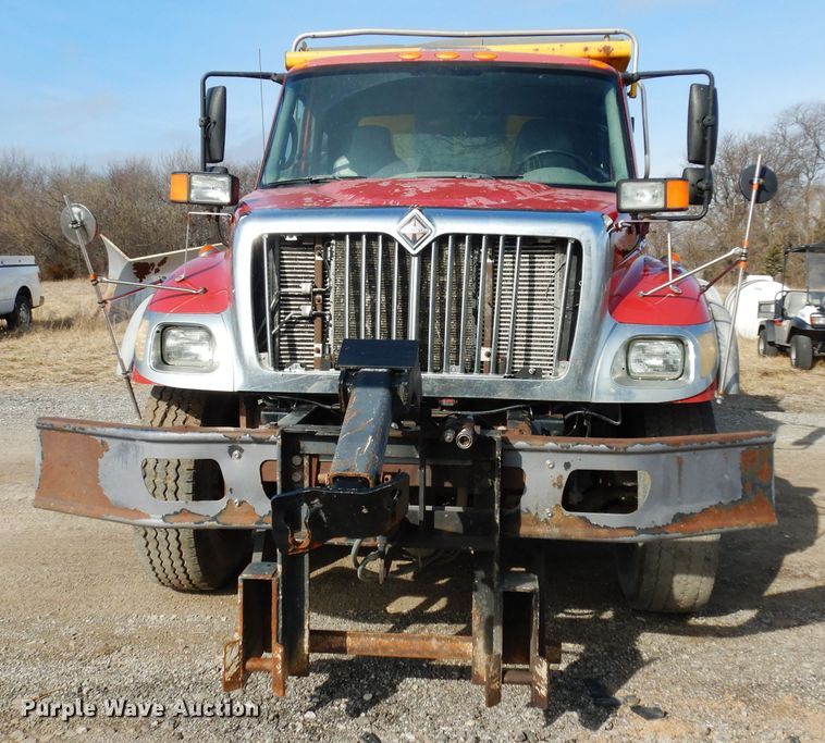 image for item DE4332 2007 International 7400 dump truck