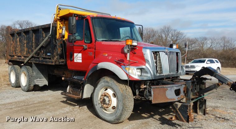 image for item DE4332 2007 International 7400 dump truck