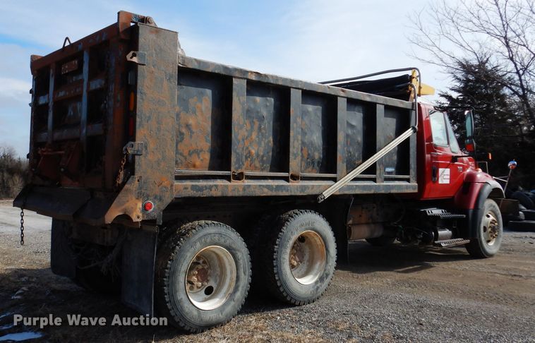 image for item DE4332 2007 International 7400 dump truck