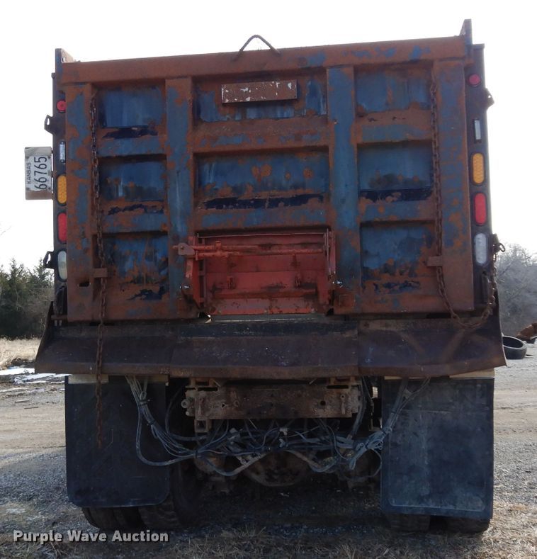 image for item DE4332 2007 International 7400 dump truck