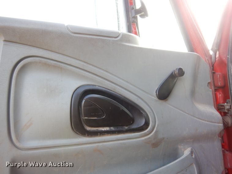 image for item DE4332 2007 International 7400 dump truck