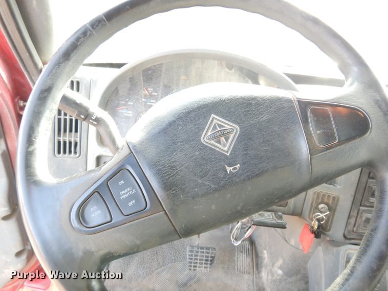 image for item DE4332 2007 International 7400 dump truck