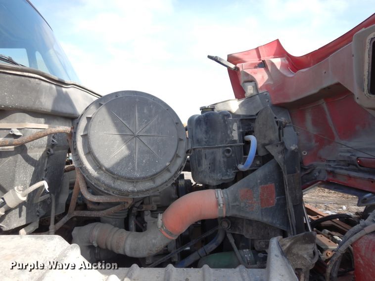 image for item DE4332 2007 International 7400 dump truck