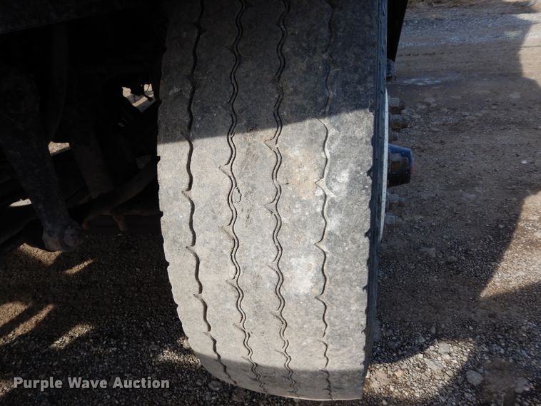 image for item DE4332 2007 International 7400 dump truck