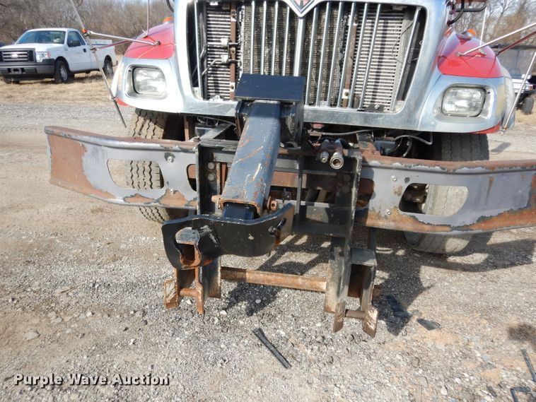 image for item DE4332 2007 International 7400 dump truck