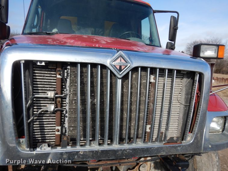 image for item DE4332 2007 International 7400 dump truck