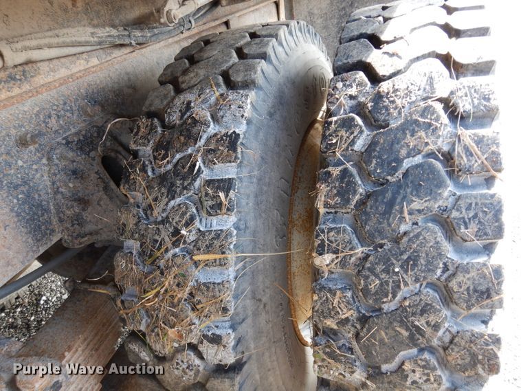 image for item DE4332 2007 International 7400 dump truck