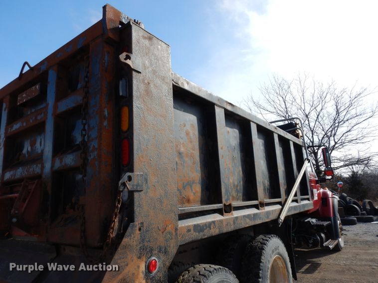 image for item DE4332 2007 International 7400 dump truck