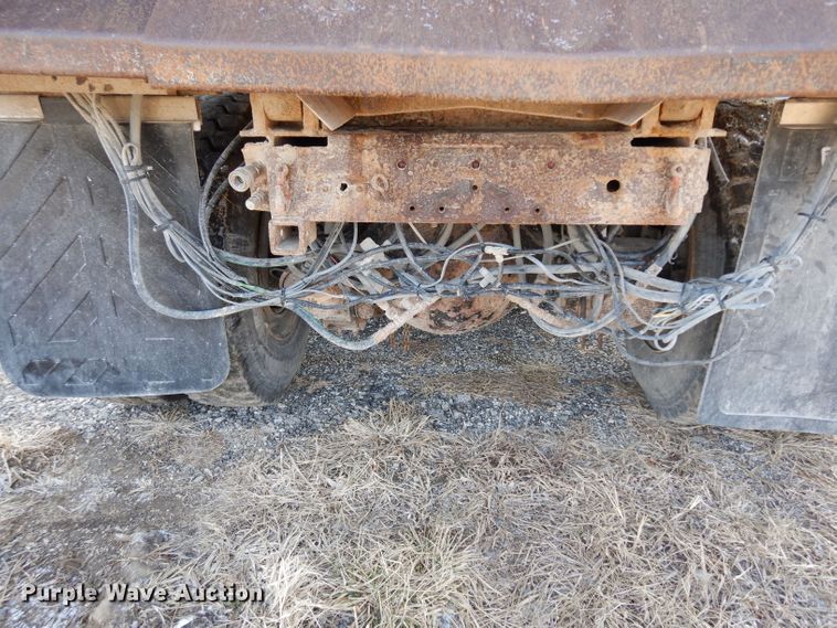 image for item DE4332 2007 International 7400 dump truck