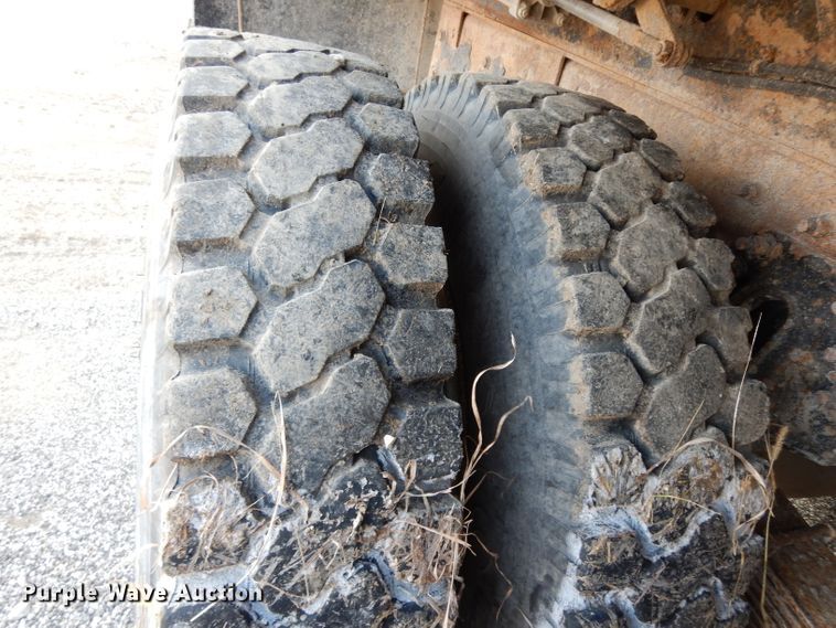 image for item DE4332 2007 International 7400 dump truck