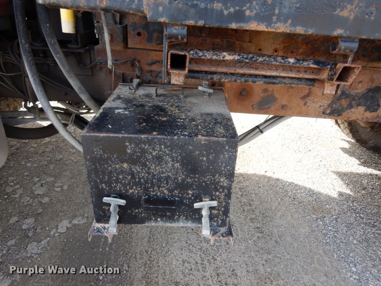 image for item DE4332 2007 International 7400 dump truck