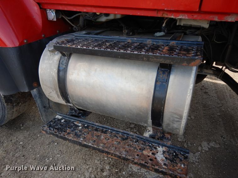 image for item DE4332 2007 International 7400 dump truck