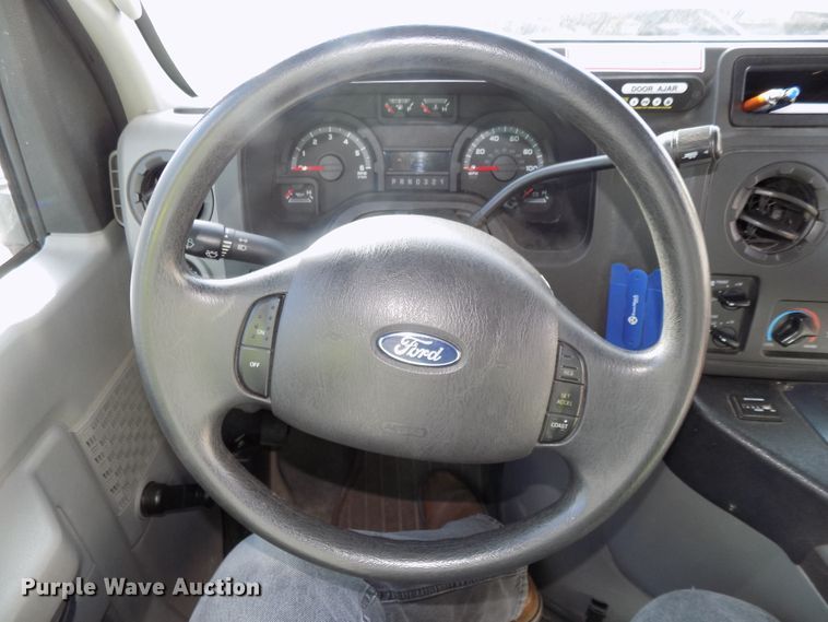 image for item DG2496 2013 Ford Econoline E450 Super Duty shuttle bus