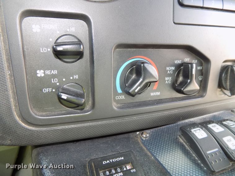 image for item DG2496 2013 Ford Econoline E450 Super Duty shuttle bus