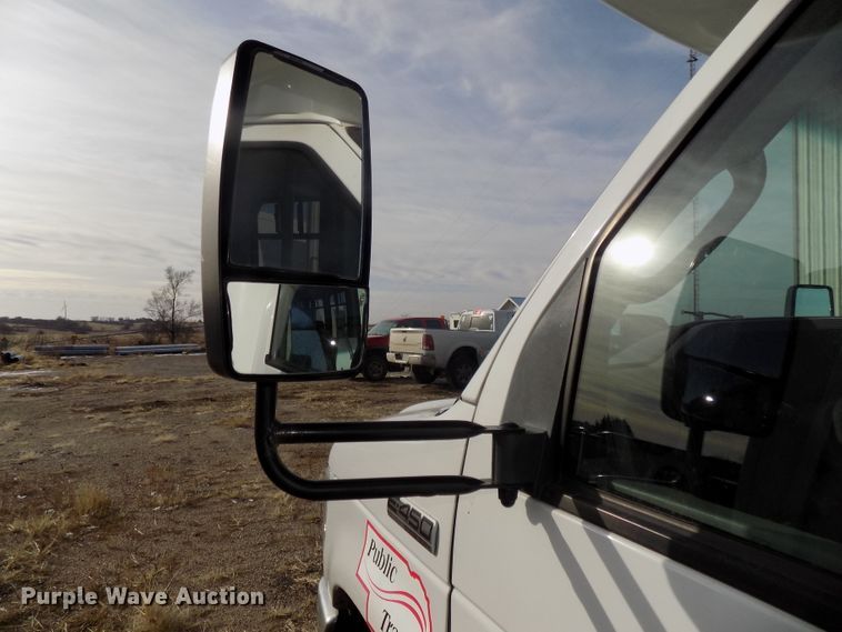 image for item DG2496 2013 Ford Econoline E450 Super Duty shuttle bus