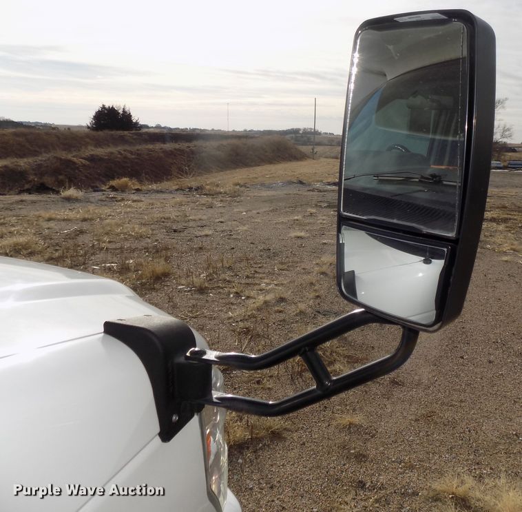 image for item DG2496 2013 Ford Econoline E450 Super Duty shuttle bus