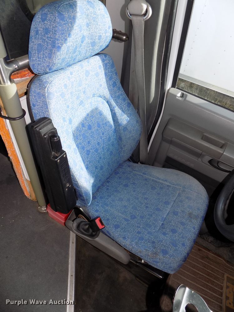 image for item DG2496 2013 Ford Econoline E450 Super Duty shuttle bus