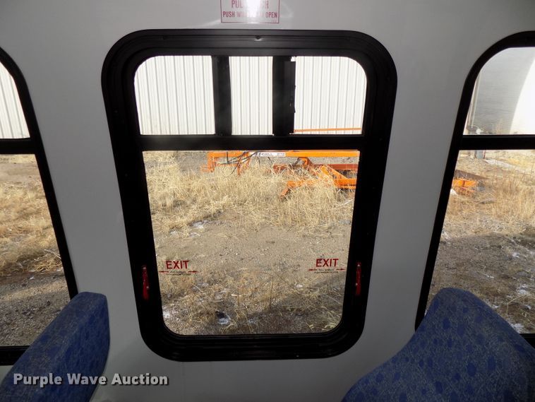 image for item DG2496 2013 Ford Econoline E450 Super Duty shuttle bus