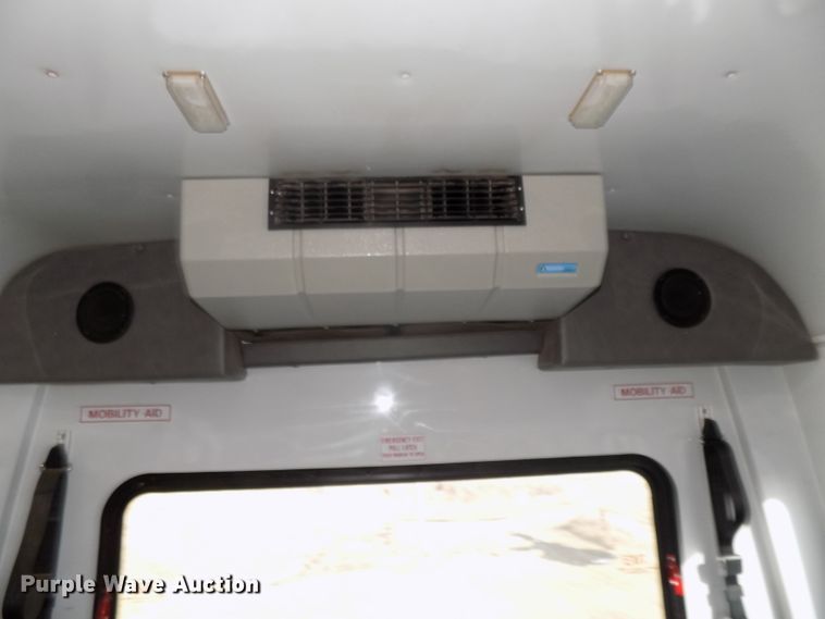 image for item DG2496 2013 Ford Econoline E450 Super Duty shuttle bus