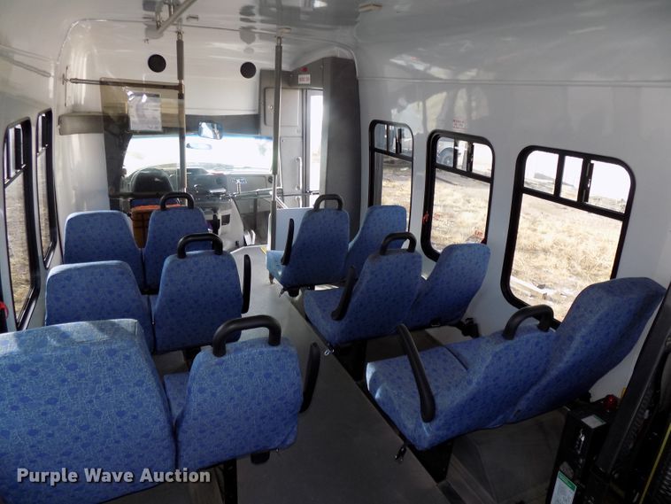 image for item DG2496 2013 Ford Econoline E450 Super Duty shuttle bus