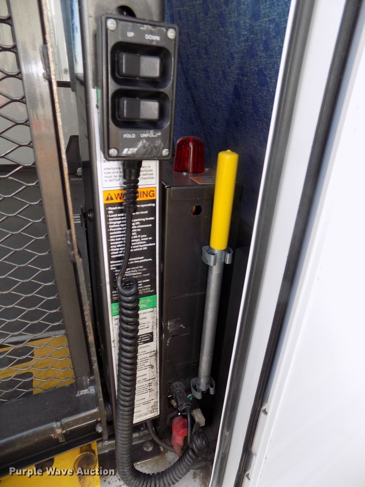 image for item DG2496 2013 Ford Econoline E450 Super Duty shuttle bus