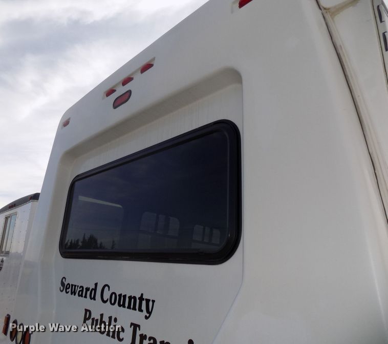 image for item DG2496 2013 Ford Econoline E450 Super Duty shuttle bus