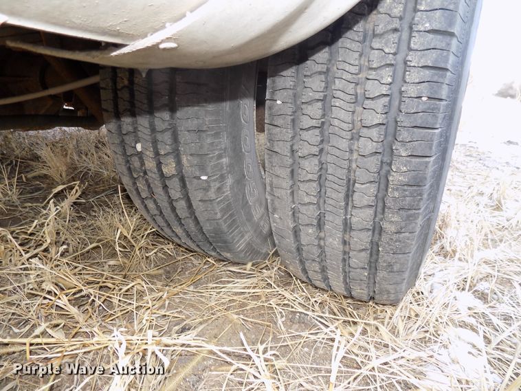 image for item DG2496 2013 Ford Econoline E450 Super Duty shuttle bus