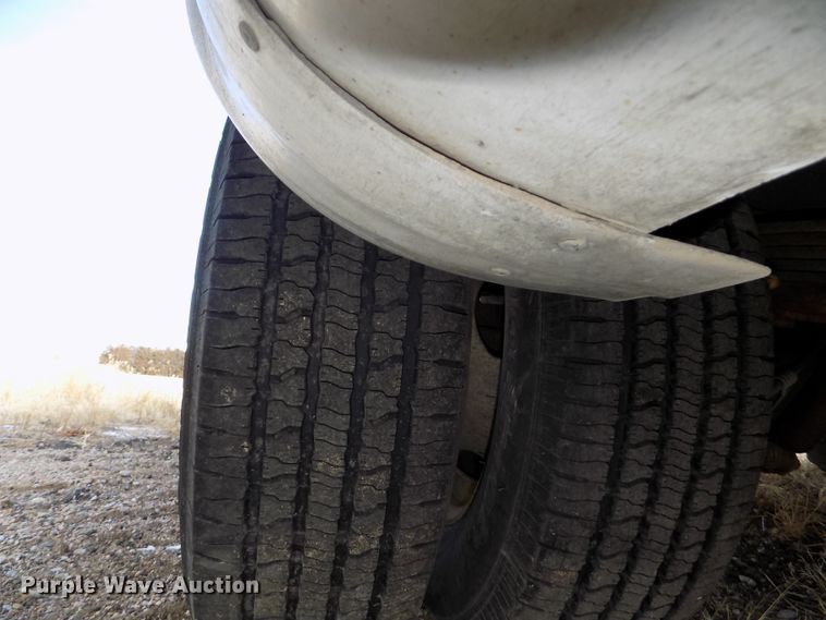 image for item DG2496 2013 Ford Econoline E450 Super Duty shuttle bus