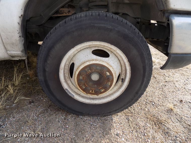 image for item DG2496 2013 Ford Econoline E450 Super Duty shuttle bus