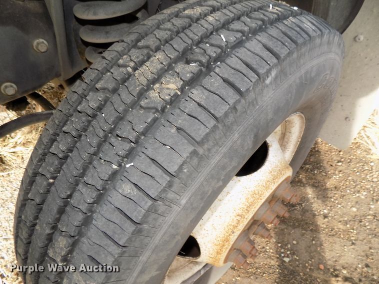 image for item DG2496 2013 Ford Econoline E450 Super Duty shuttle bus