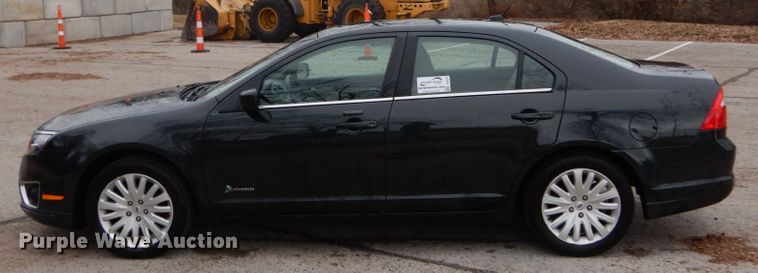 image for item DH5072 2010 Ford Fusion Hybrid